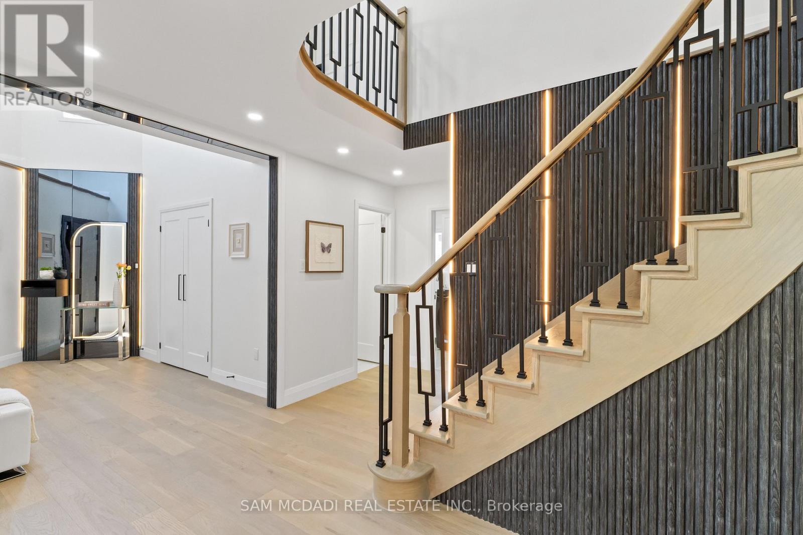 1521 ROSEWAY DRIVE - Image 17