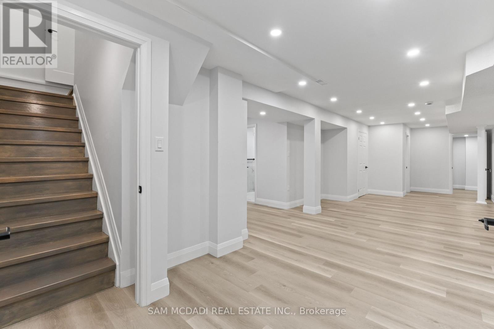 1521 ROSEWAY DRIVE - Image 30