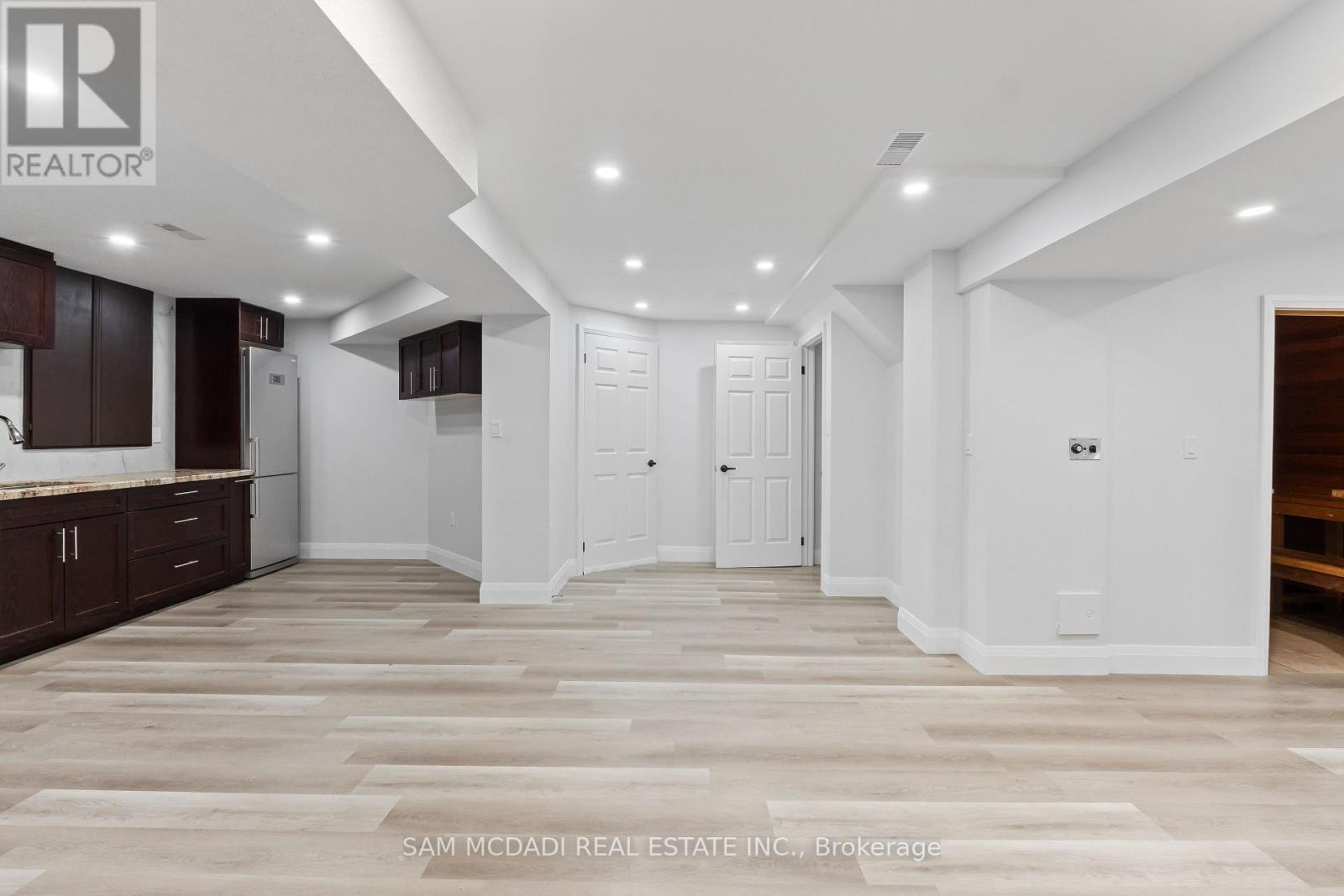 1521 ROSEWAY DRIVE - Image 31