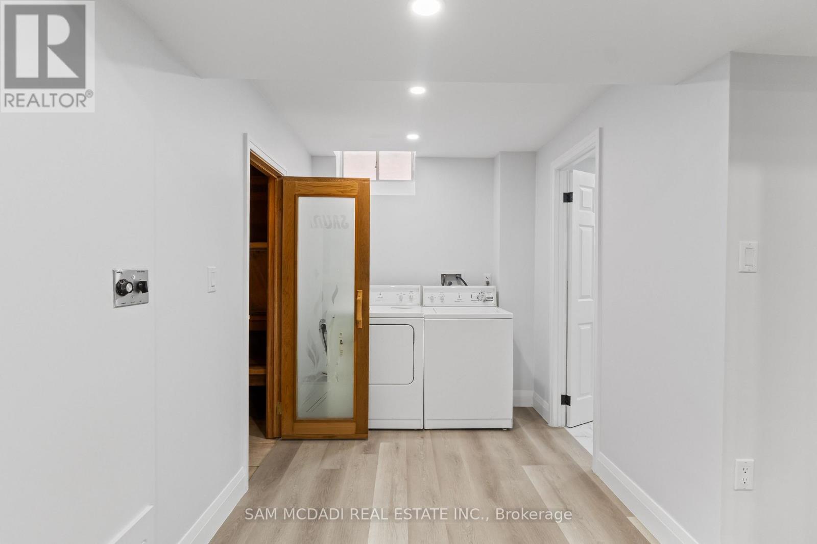 1521 ROSEWAY DRIVE - Image 33
