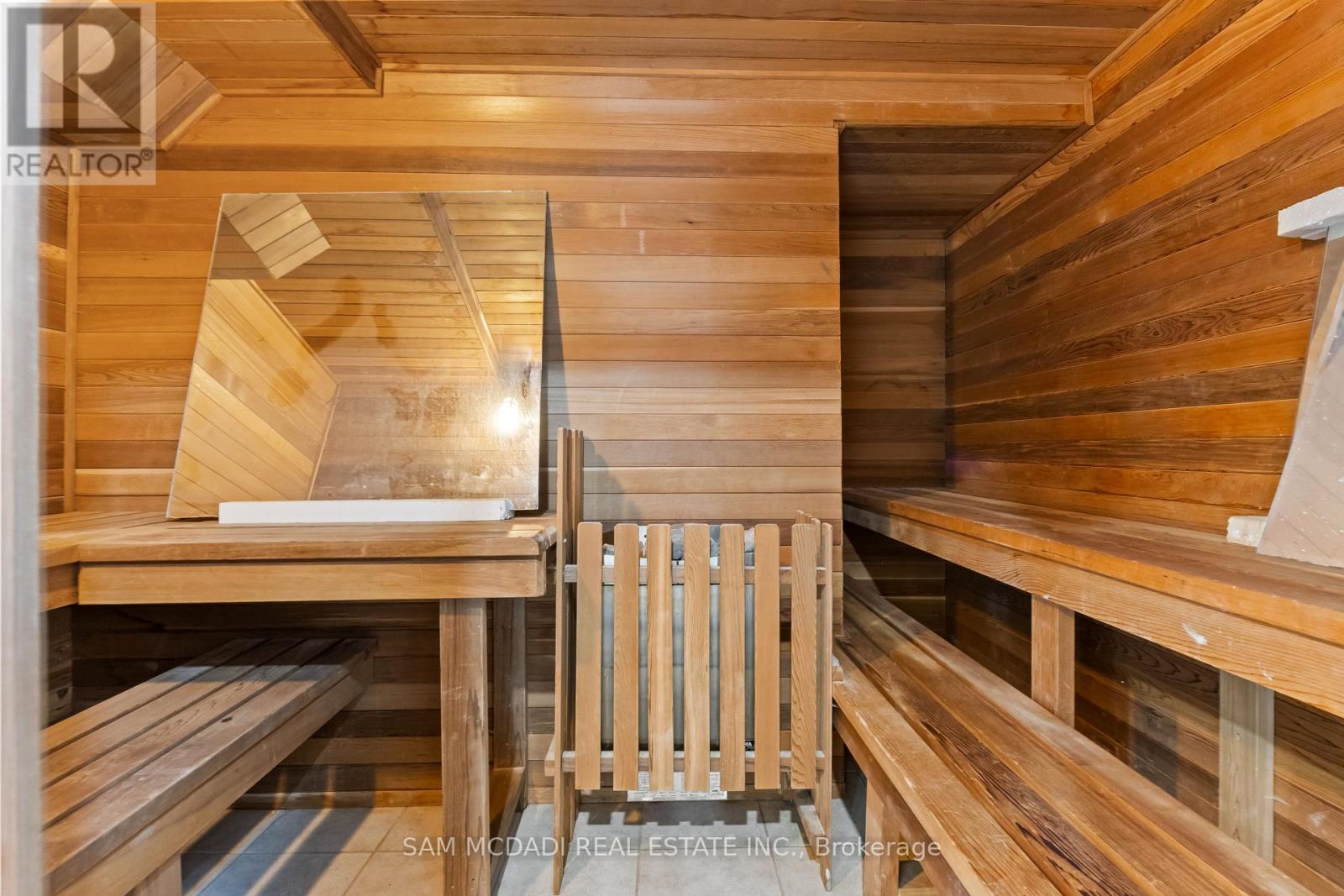 1521 ROSEWAY DRIVE - Image 34