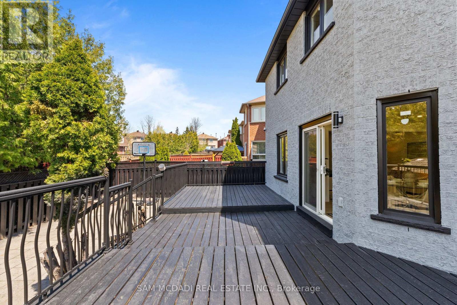 1521 ROSEWAY DRIVE - Image 40