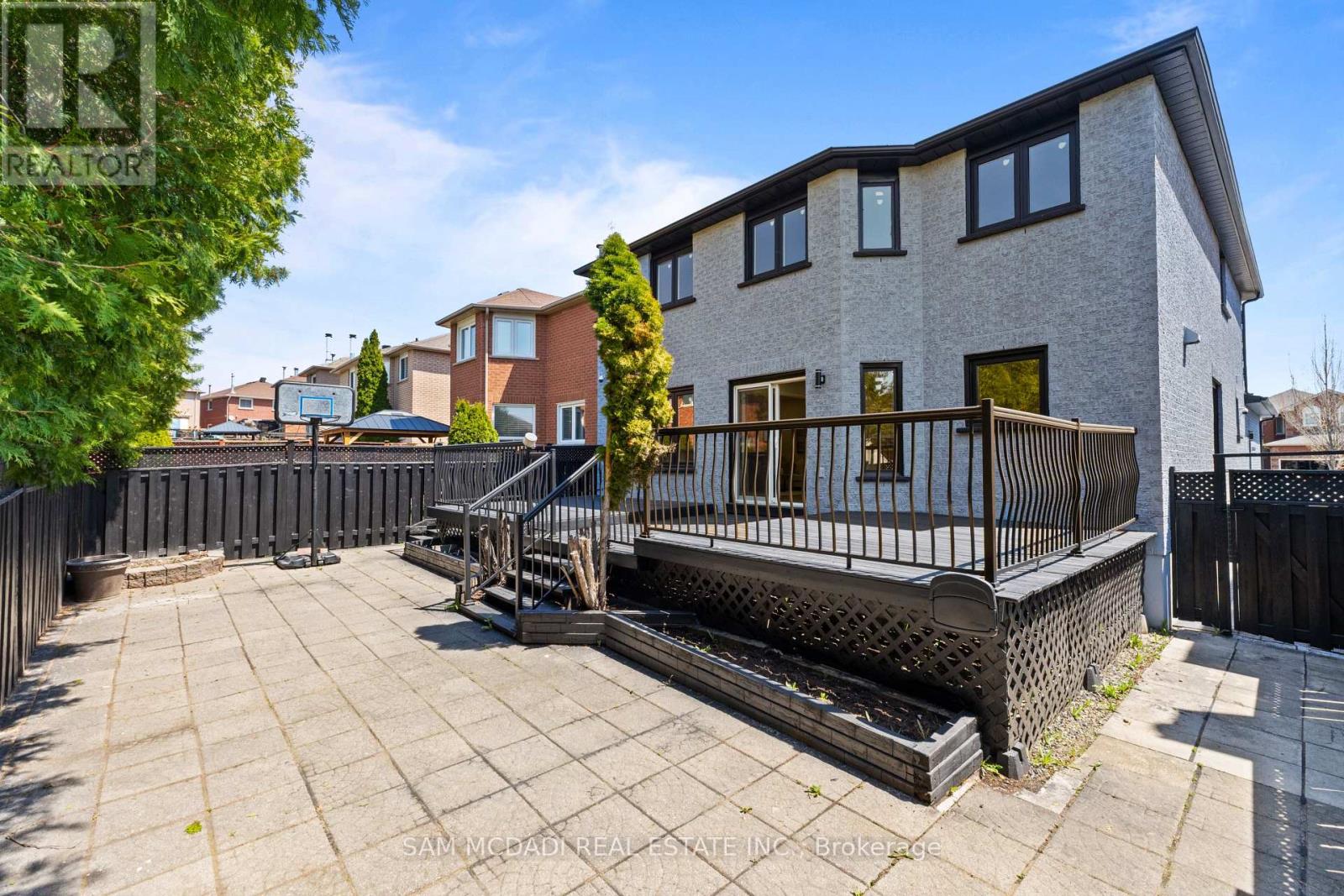 1521 ROSEWAY DRIVE - Image 42