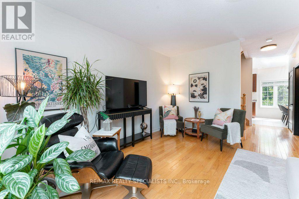 #3 1115 HAIG BOULEVARD - Image 19