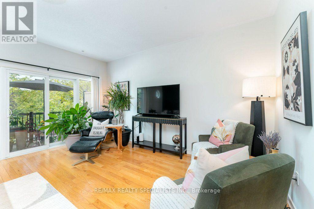 #3 1115 HAIG BOULEVARD - Image 21