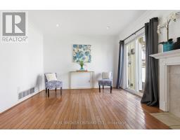22 Bent Oak Circle, Mississauga, ON L5N4J2 Photo 8