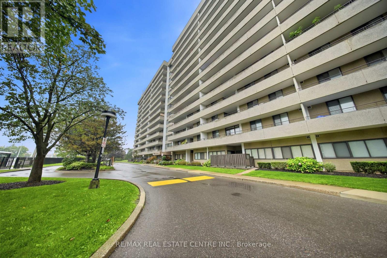 Photo of 1300 Mississauga Valley Boulevard