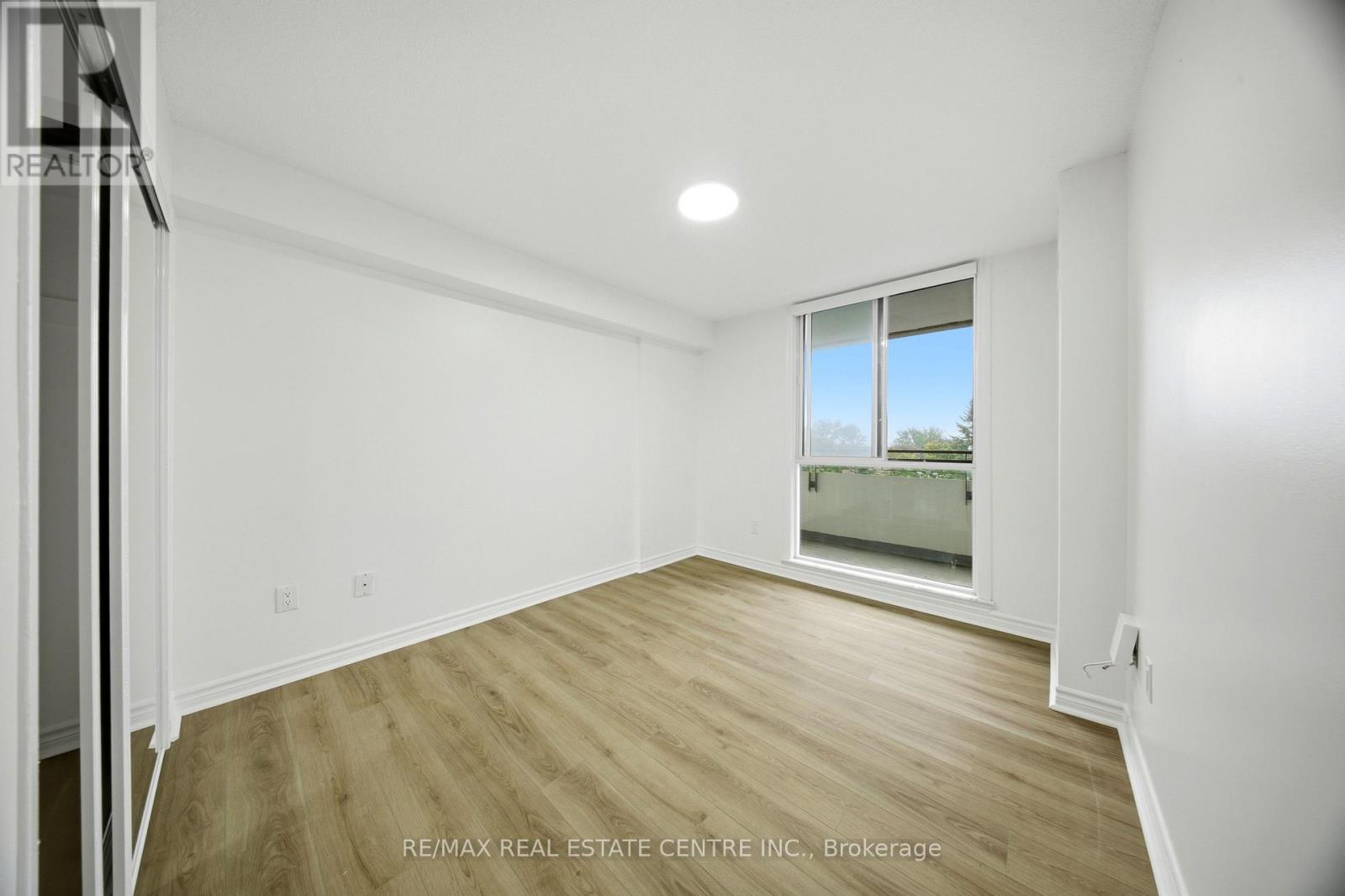 #511 1300 MISSISSAUGA VALLEY BOULEVARD - 17