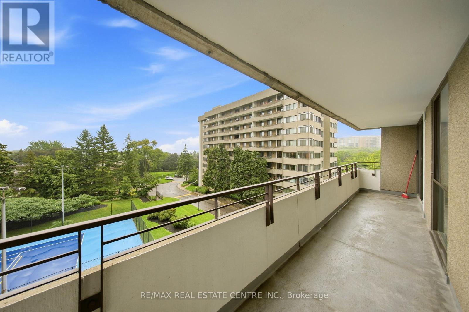 #511 1300 MISSISSAUGA VALLEY BOULEVARD - 24
