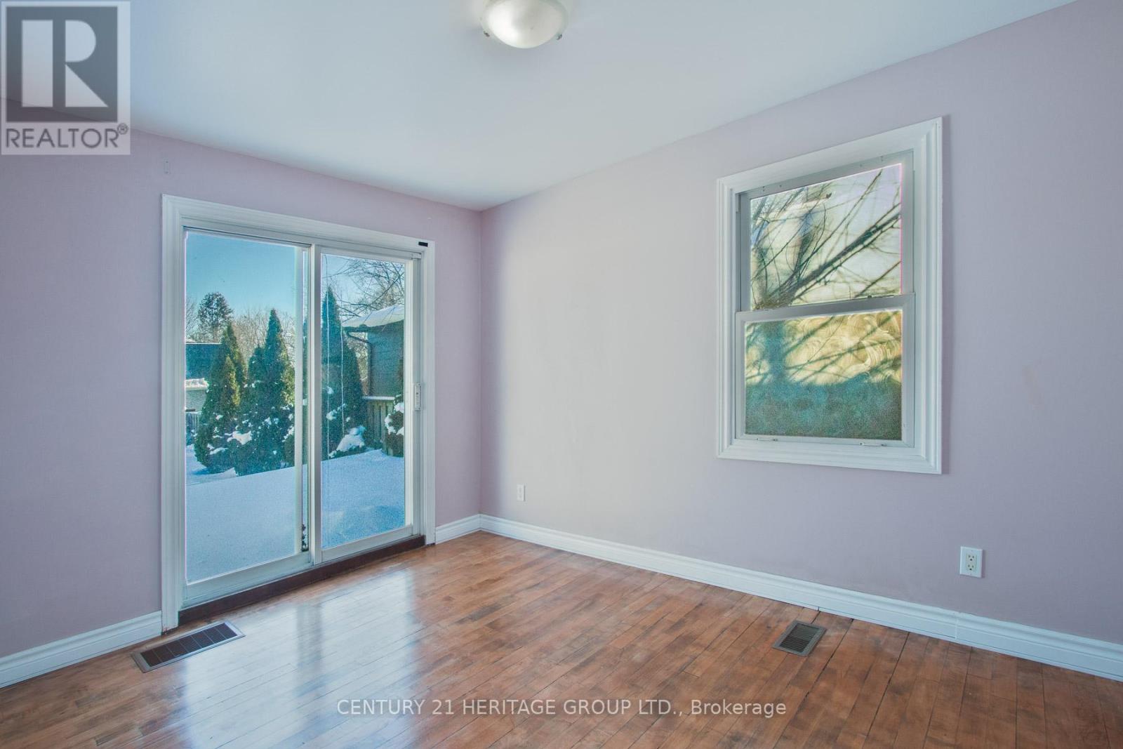 2232 QUEENSWAY DRIVE - 7