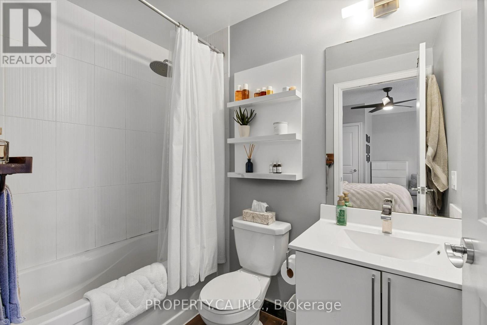 #211 16 BROOKERS LANE - 18