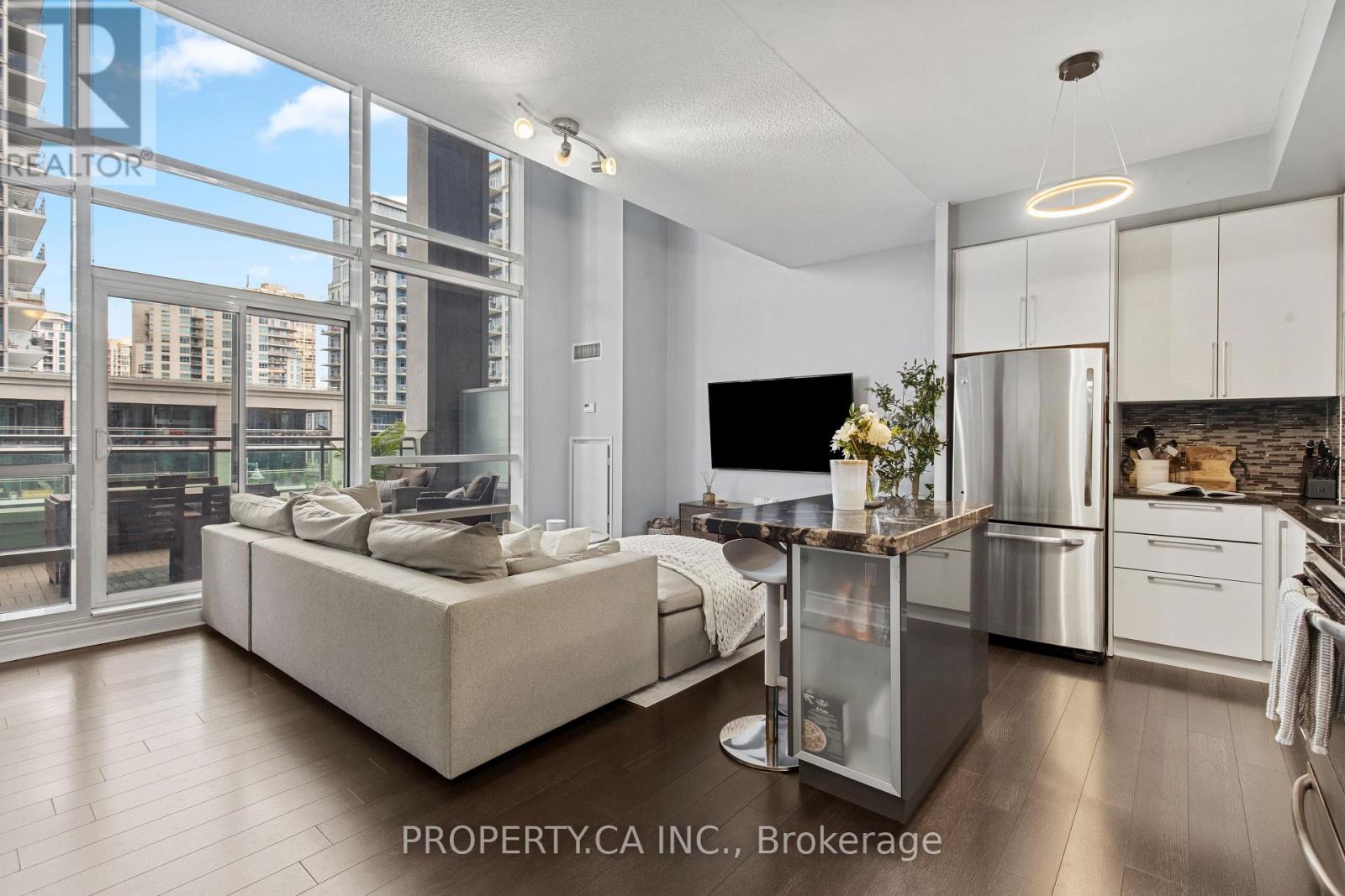 #211 16 BROOKERS LANE - 2