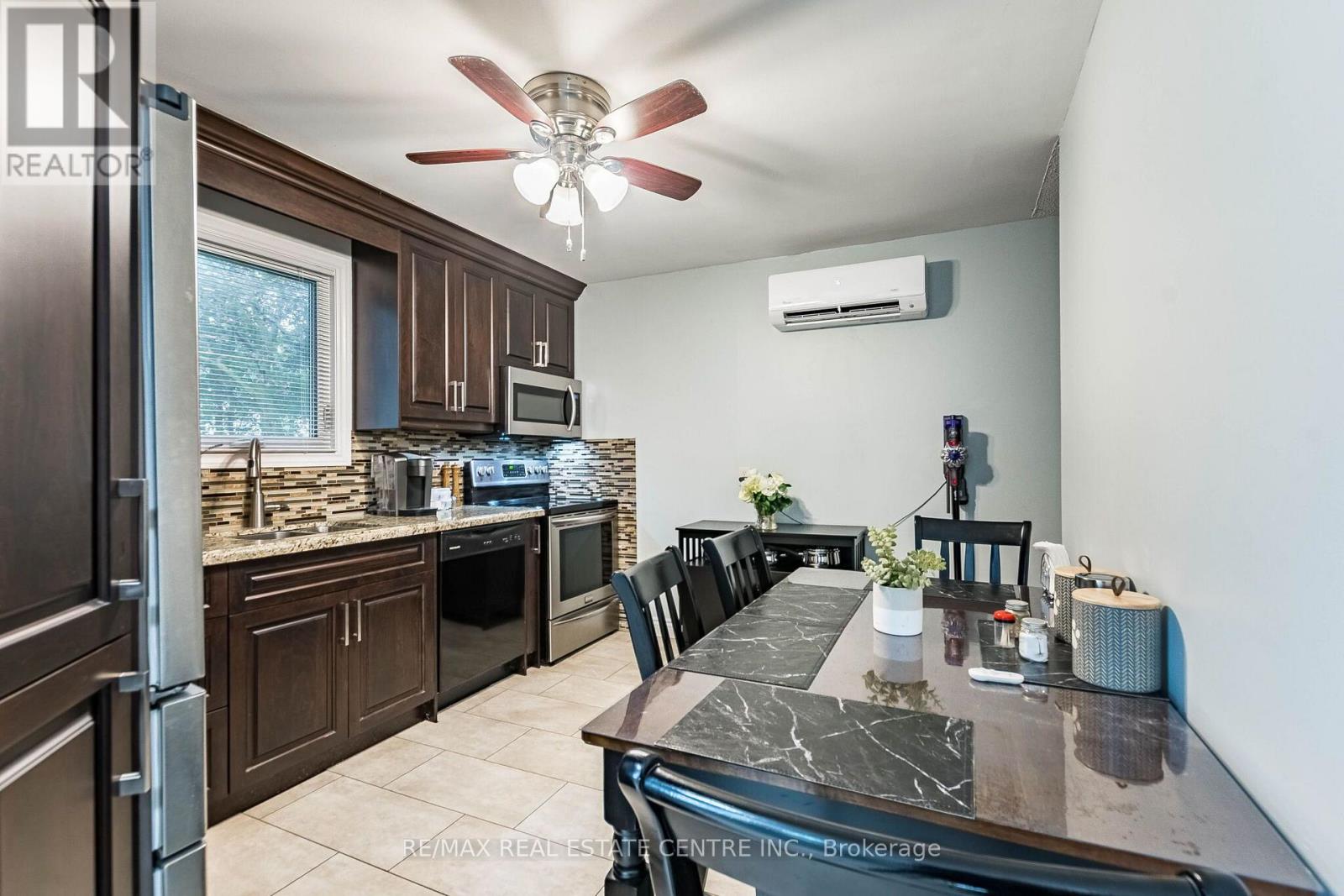 19 HUNTINGWOOD CRESCENT - 10