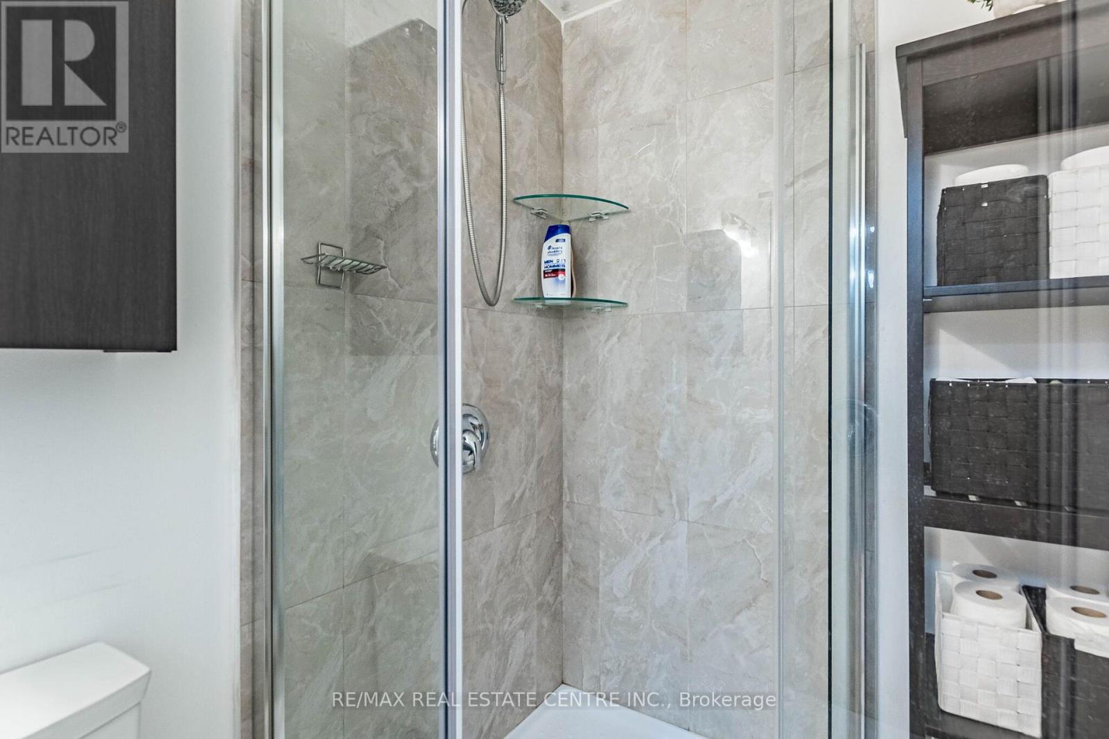 19 HUNTINGWOOD CRESCENT - 22