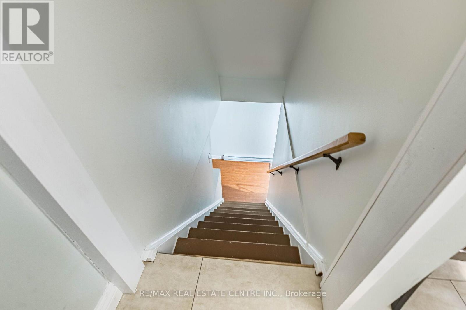19 HUNTINGWOOD CRESCENT - Image 24