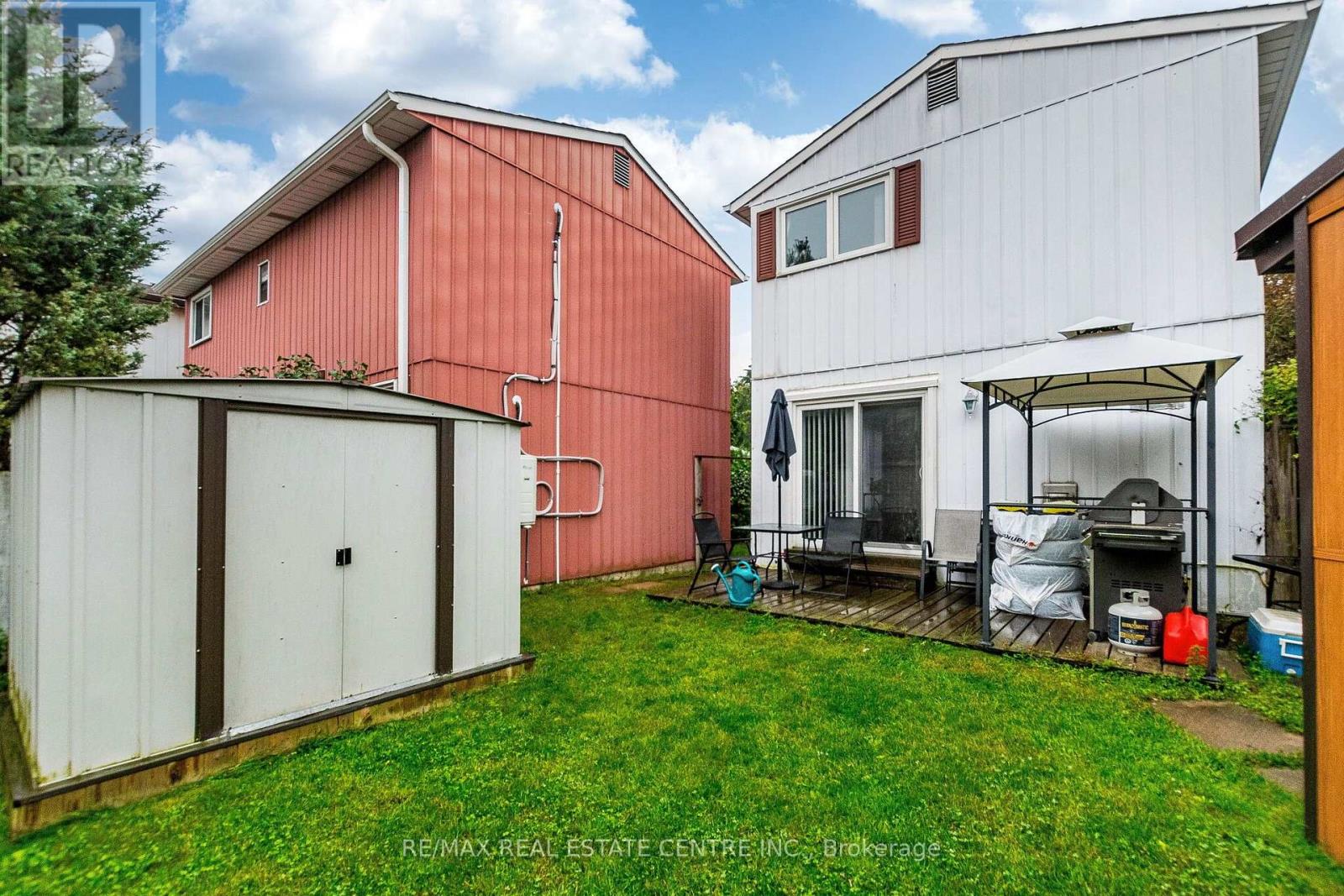 19 HUNTINGWOOD CRESCENT - 31