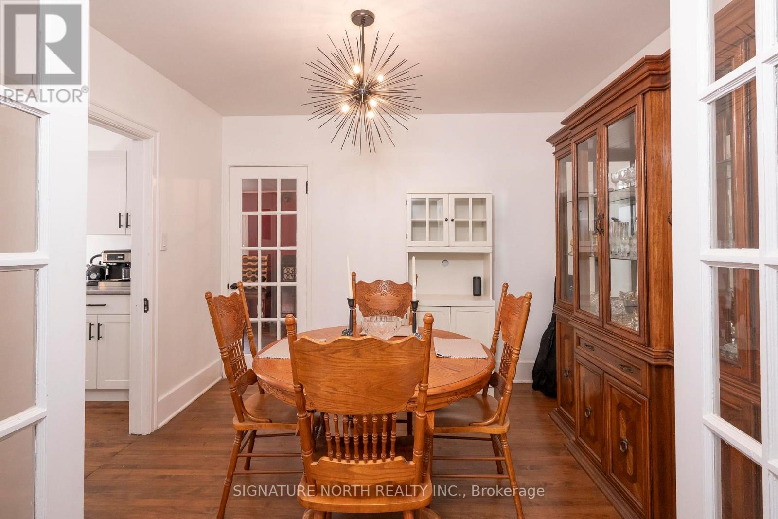 105 MACHAR AVENUE - 21
