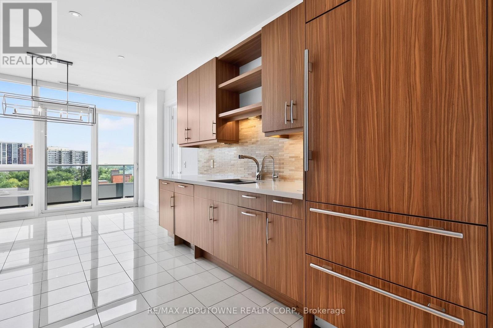 #808 11 BRONTE ROAD - Image 11