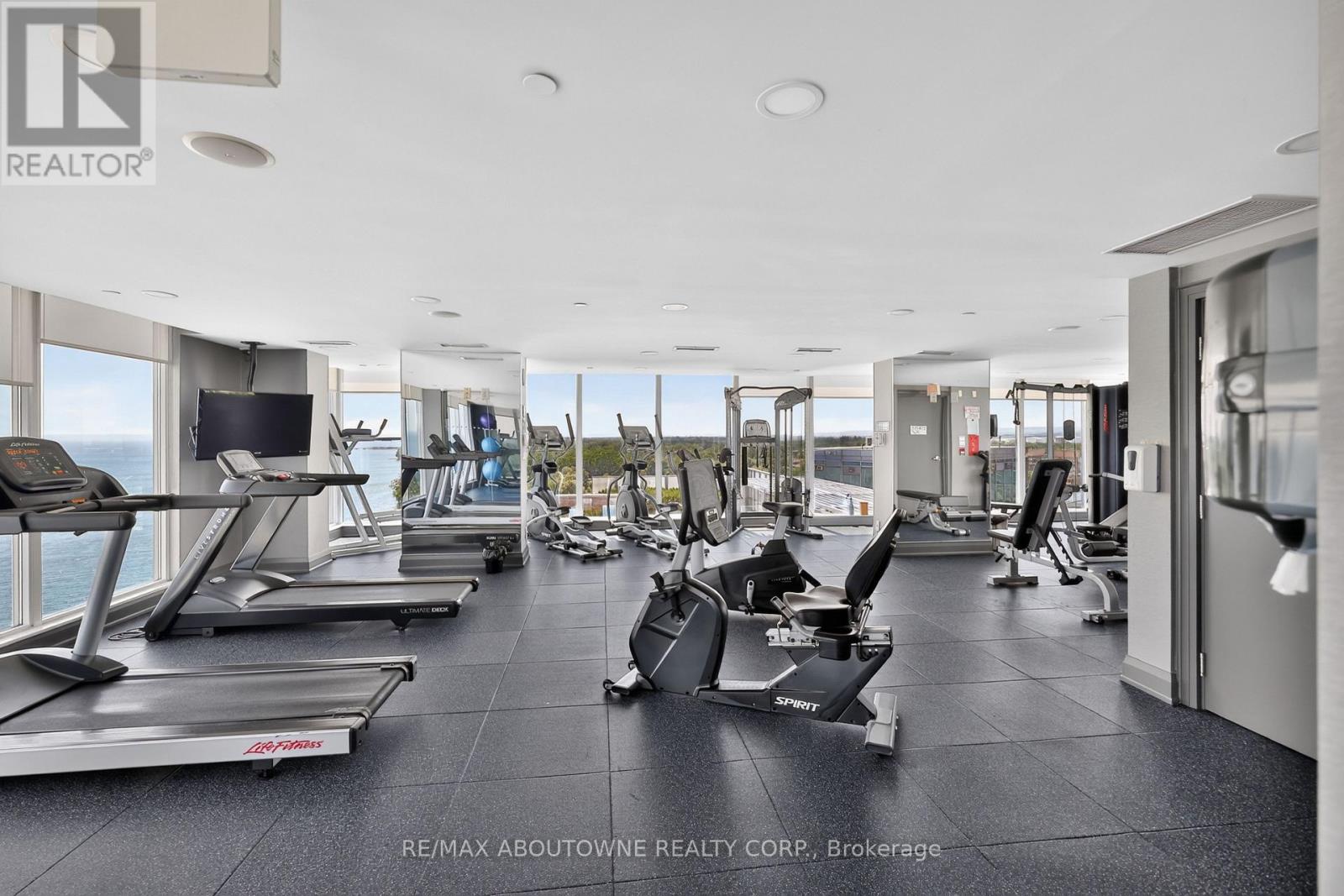 #808 11 BRONTE ROAD - Image 39