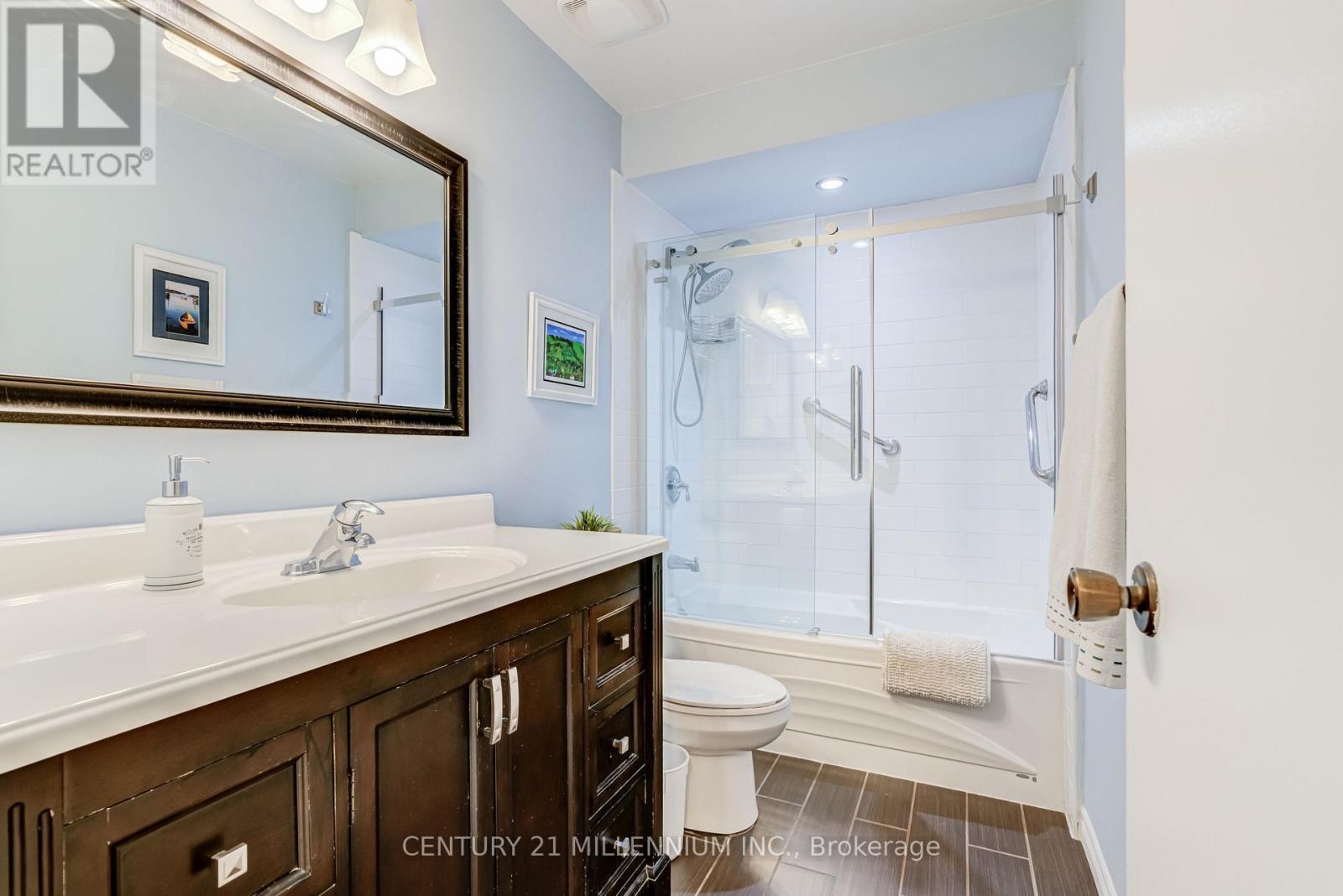 35 TARA PARK CRESCENT - Image 24