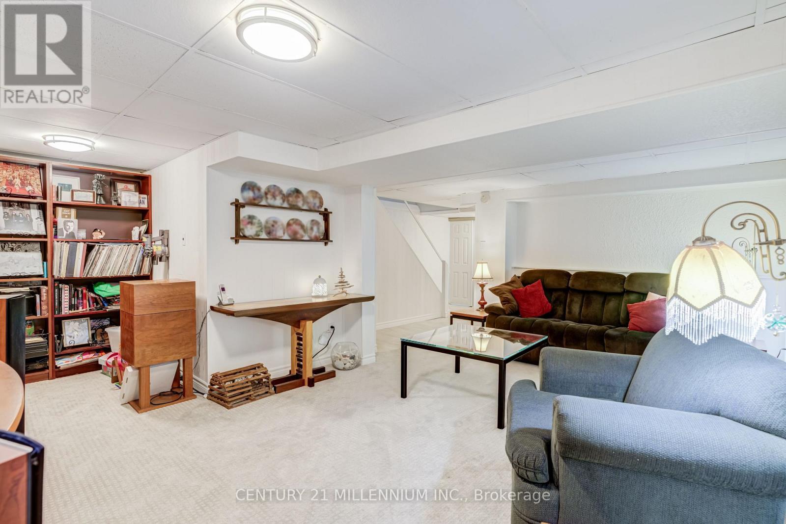 35 TARA PARK CRESCENT - 28