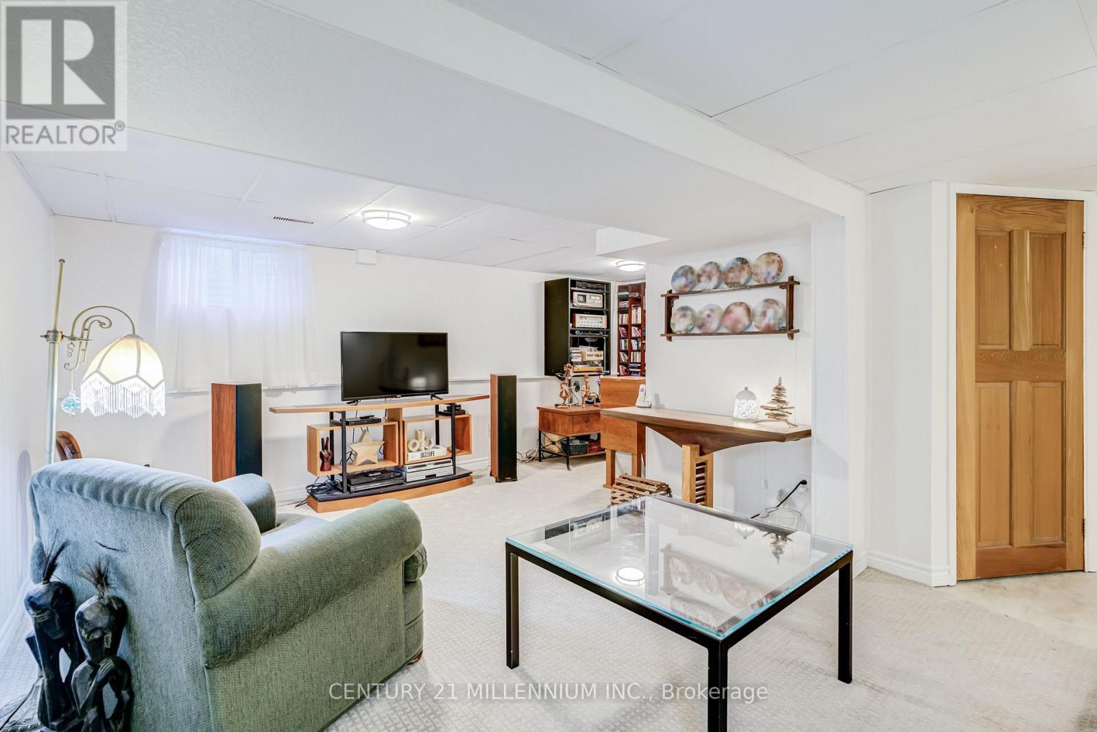 35 TARA PARK CRESCENT - 29