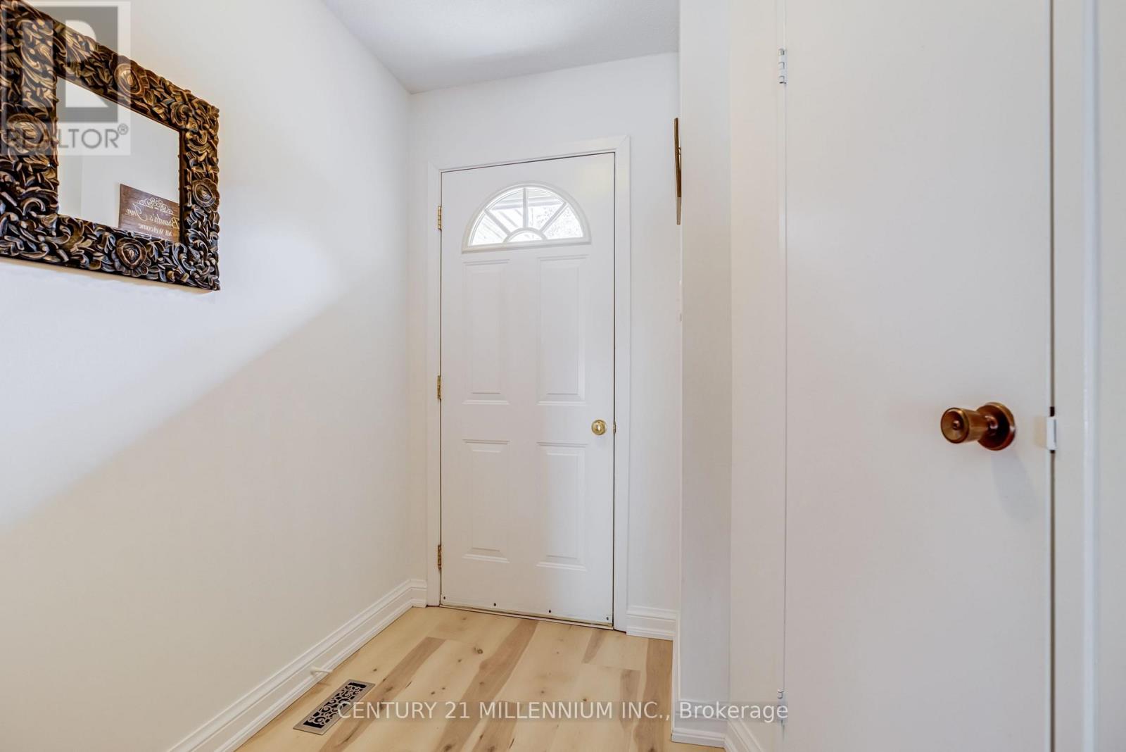 35 TARA PARK CRESCENT - 4