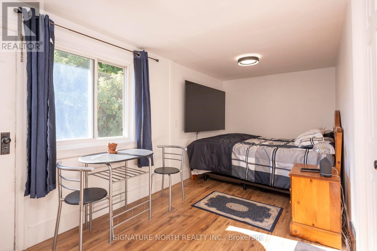 105 MACHAR AVENUE - Image 30