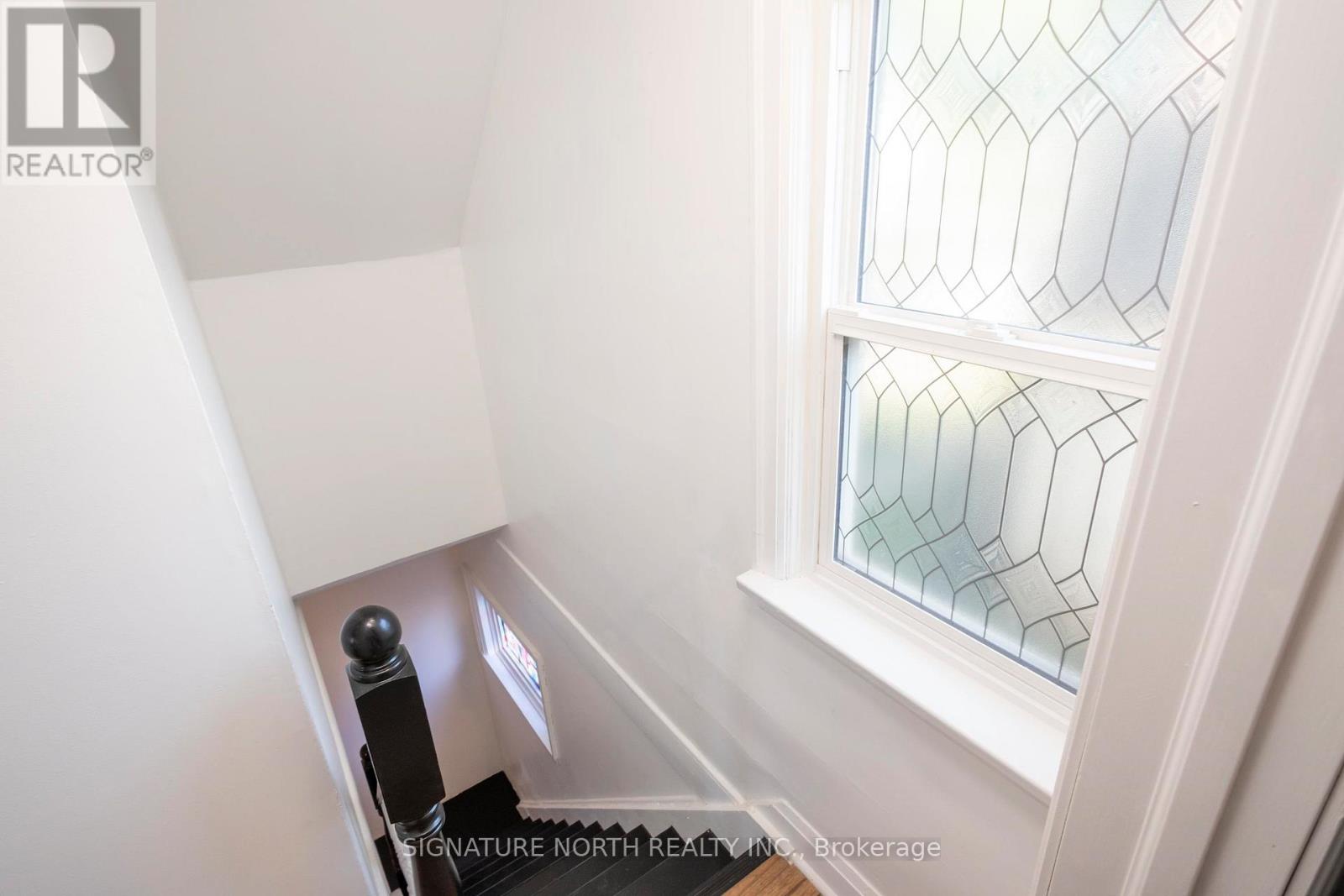 105 MACHAR AVENUE - 46