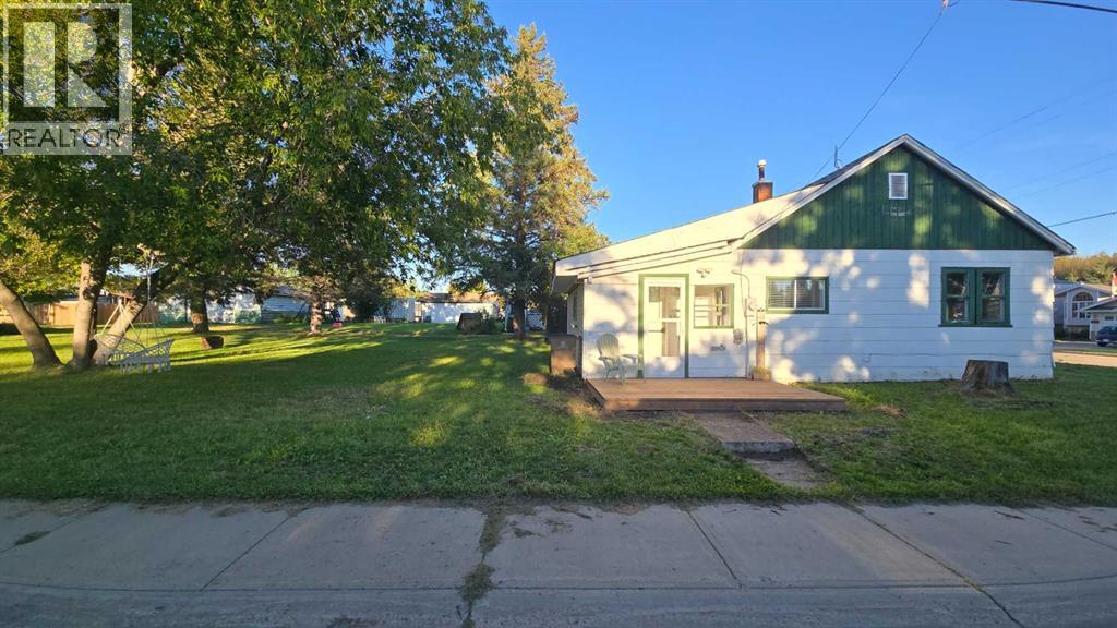 9834 100 Ave - 25