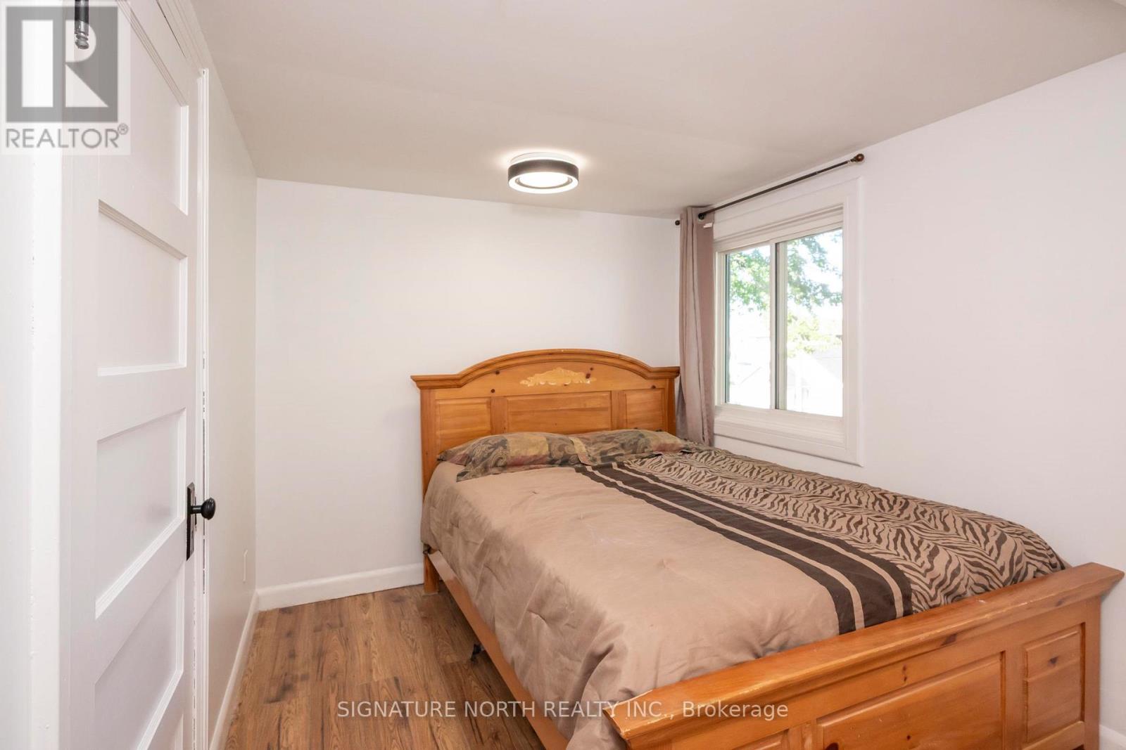 105 MACHAR AVENUE - 37