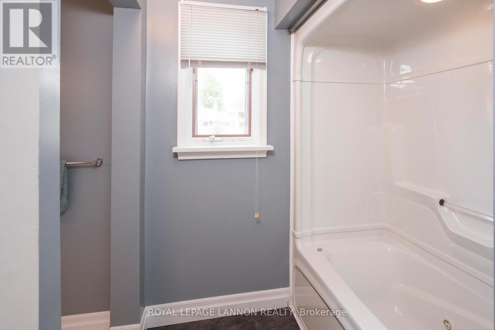 2219 ARTHUR STREET E - Image 22