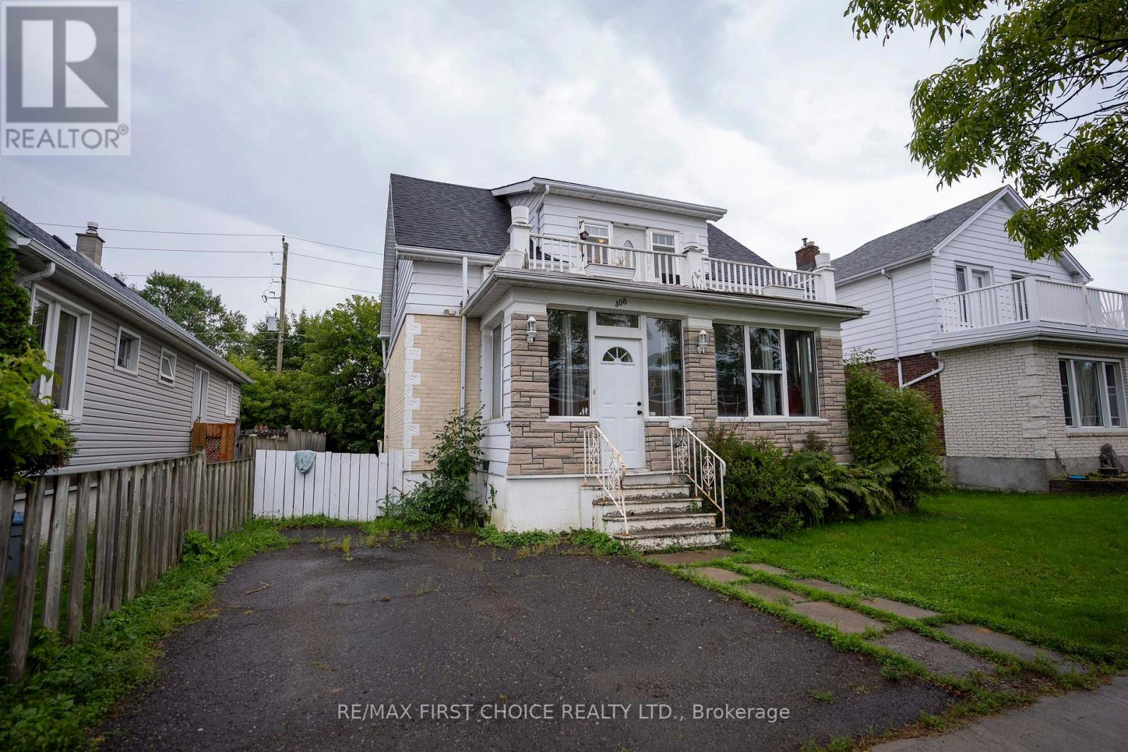 308 ARCHIBALD STREET N - 33
