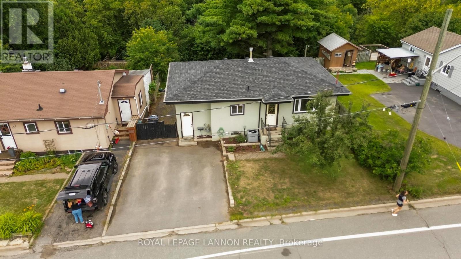 262 THERESA STREET - 43