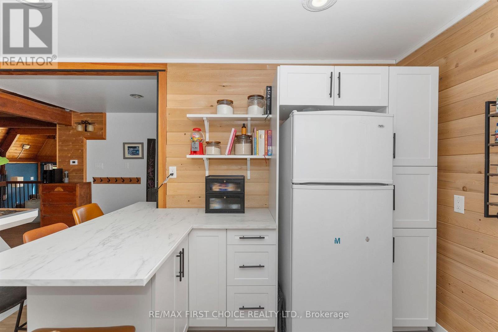 1950 LAKESHORE DRIVE - 6