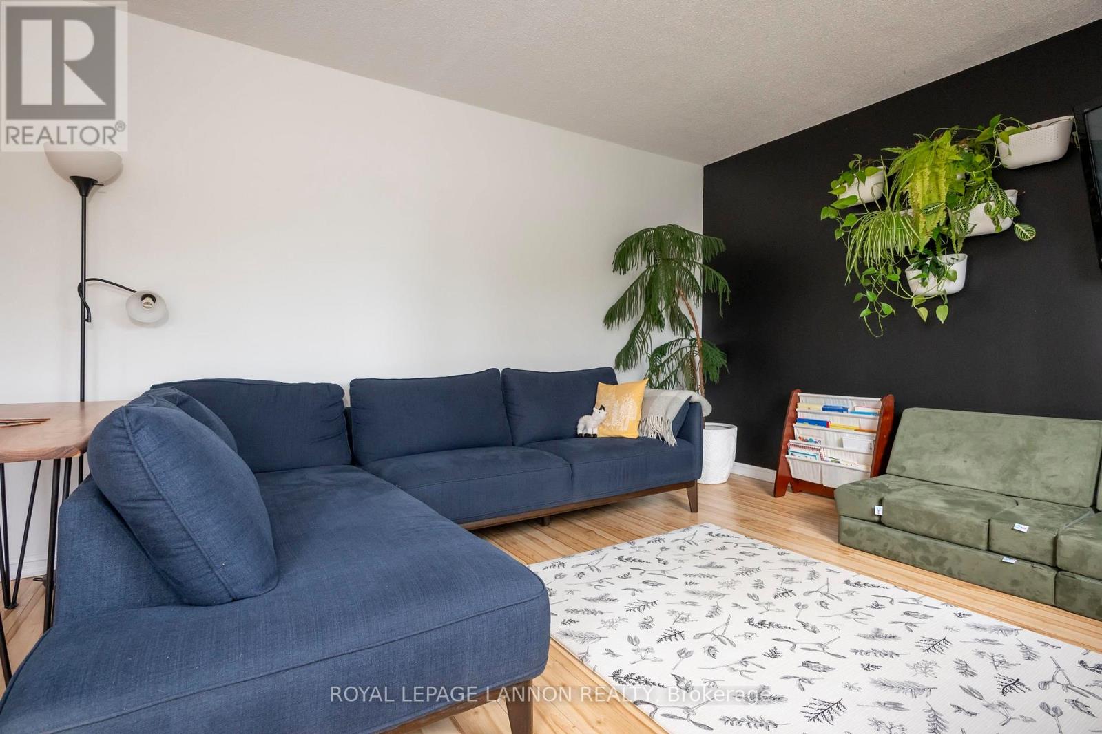 262 THERESA STREET - 24