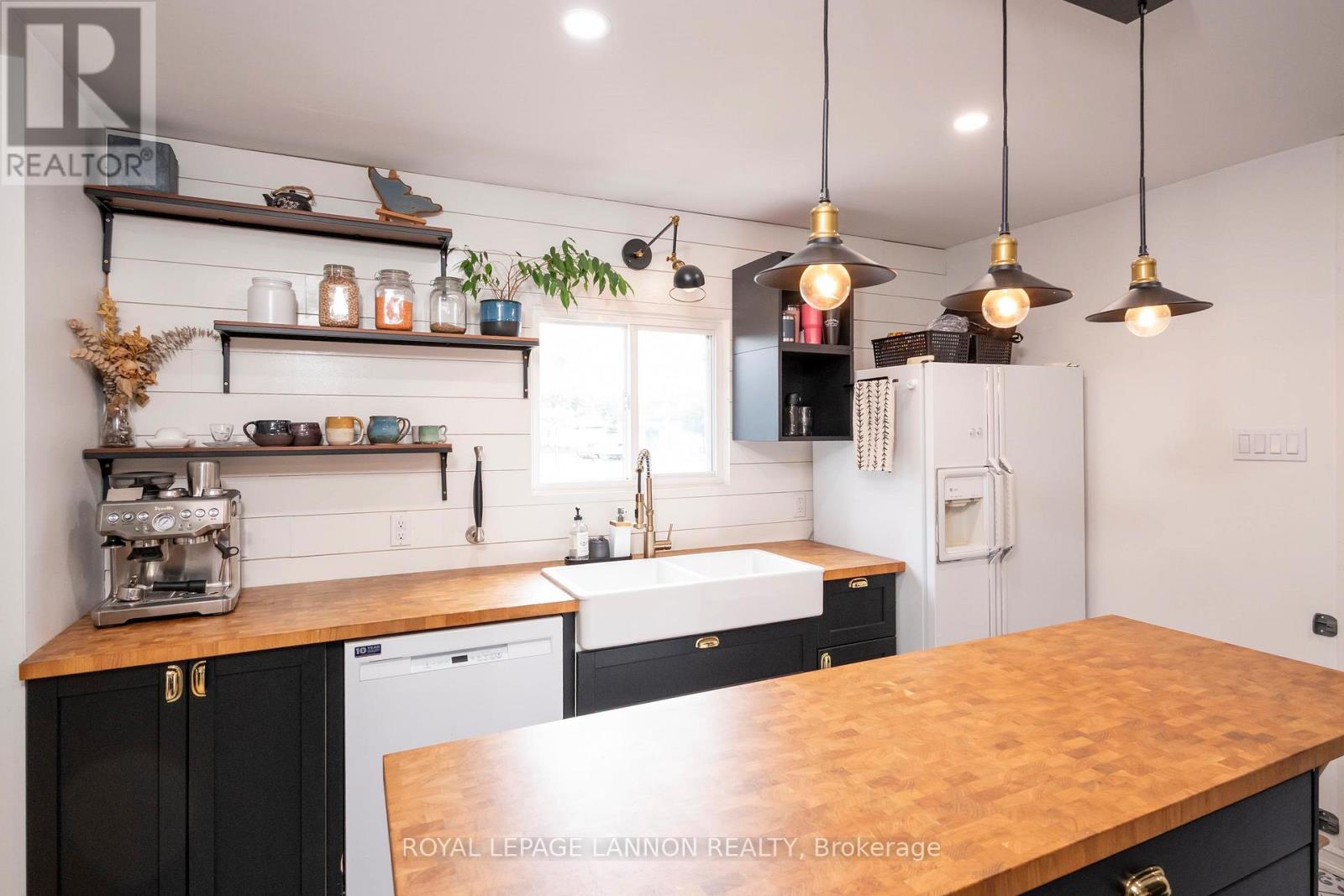 262 THERESA STREET - Image 10