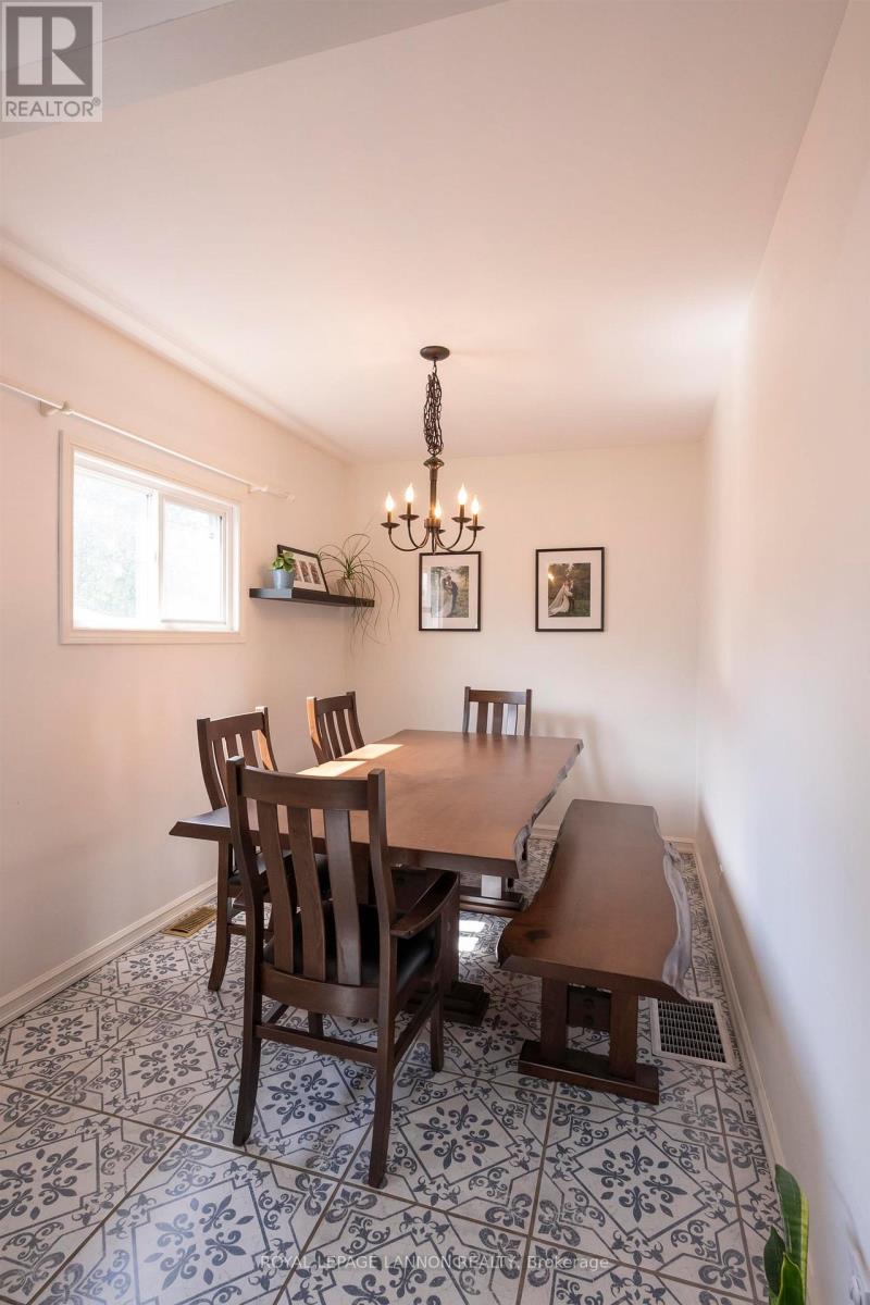 262 THERESA STREET - 20