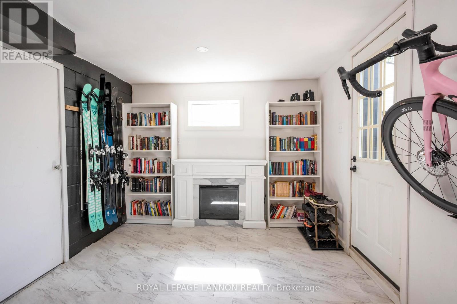 262 THERESA STREET - 35