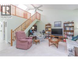 902 Lakes Blvd, Parksville, BC V9P2P8 Photo 12