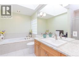 902 Lakes Blvd, Parksville, BC V9P2P8 Photo 29