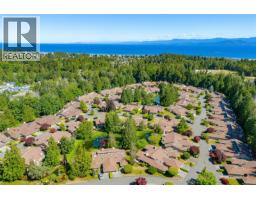 Entrance - 902 Lakes Blvd, Parksville, BC V9P2P8 Photo 6
