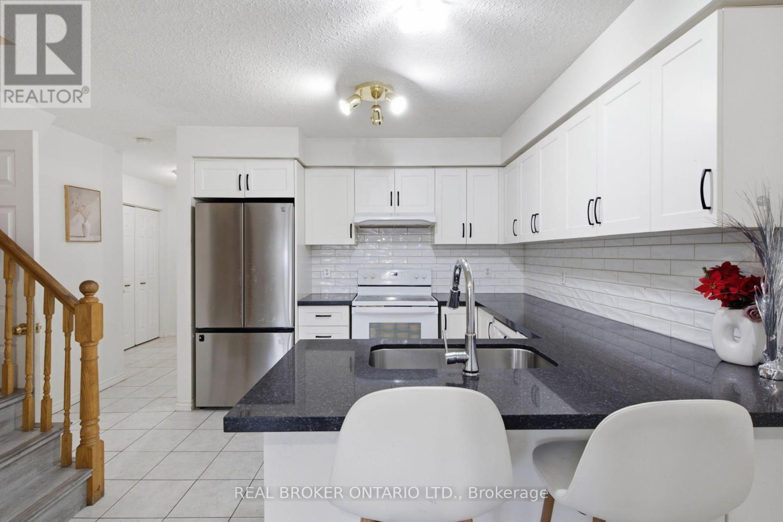 #5 31 SCHRODER CRESCENT - Image 11