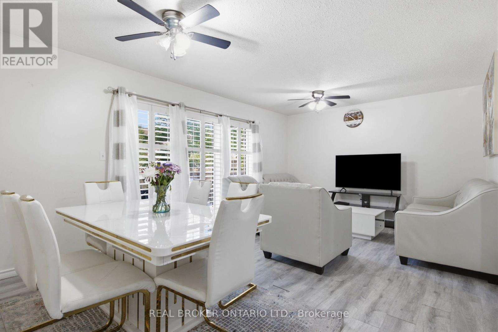 #5 31 SCHRODER CRESCENT - 14
