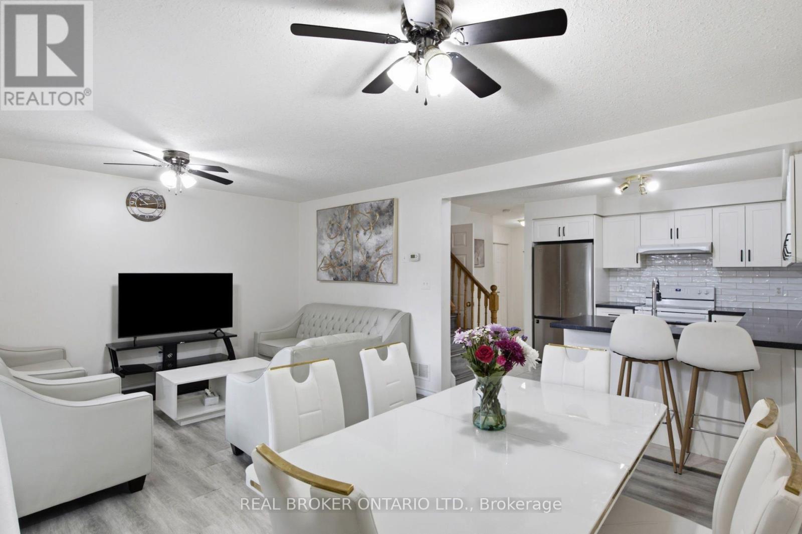 #5 31 SCHRODER CRESCENT - Image 15
