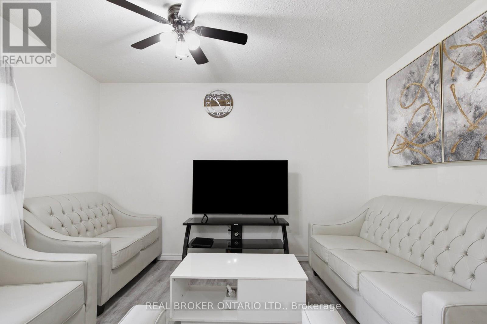 #5 31 SCHRODER CRESCENT - Image 17