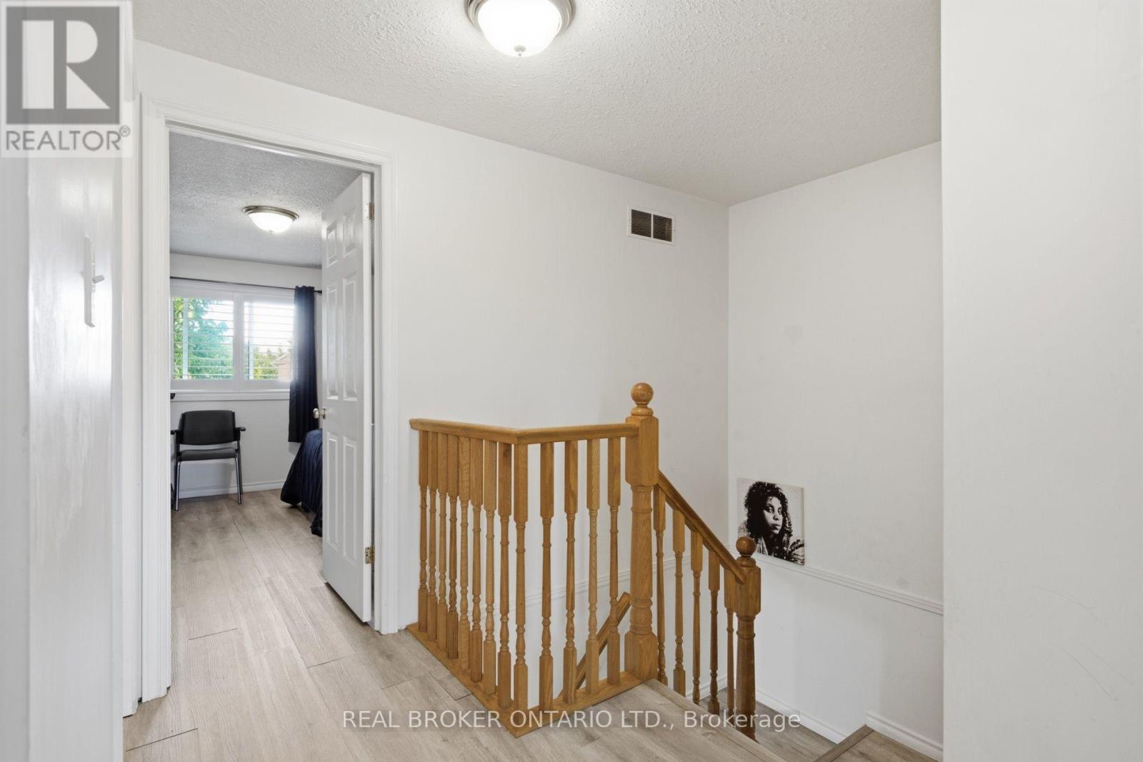 #5 31 SCHRODER CRESCENT - 19