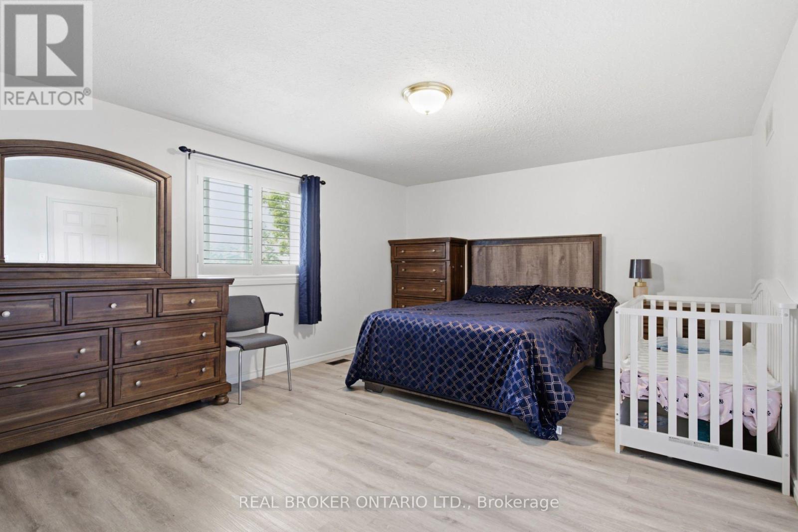 #5 31 SCHRODER CRESCENT - 20