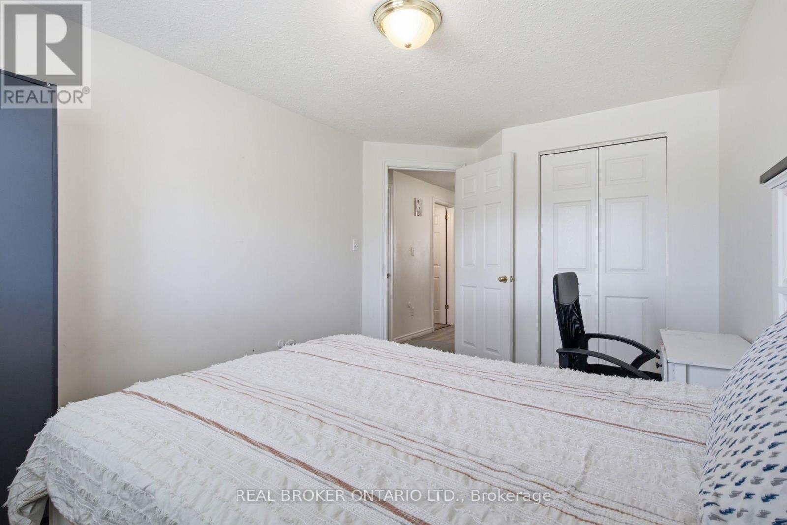 #5 31 SCHRODER CRESCENT - 26