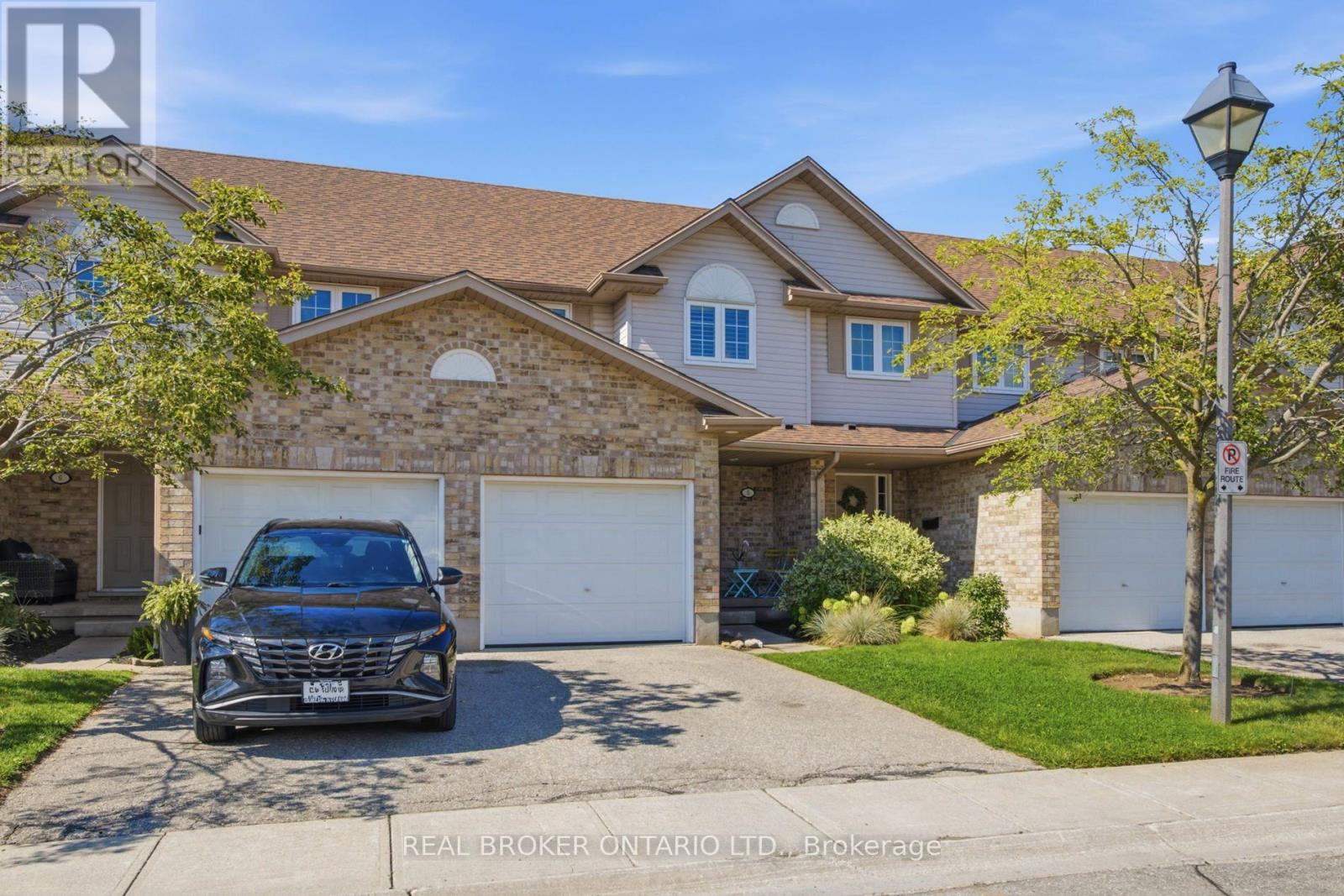 #5 31 SCHRODER CRESCENT - Image 3